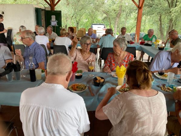 Lees meer over het artikel Repas d’été au Romager (08/2023)